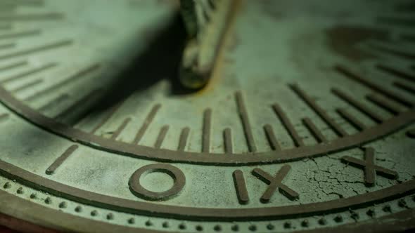 Sundial clock timelapse trough the day 4k