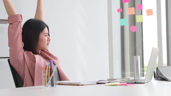 Young Asian business  woman  in office