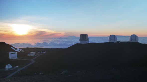 Sunset timelapse at space observatory on top of Mauna Kea in Hawaii.