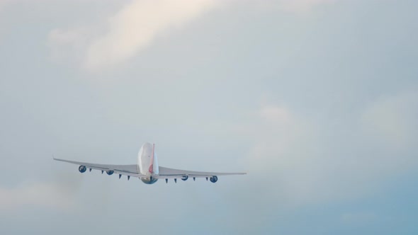 Widebody Airfreighter Climb