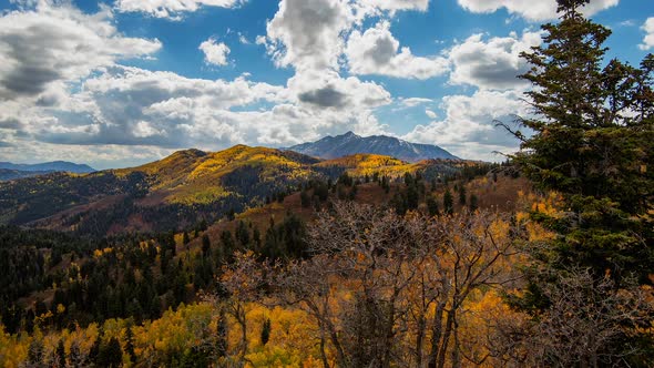 Wide time lapse of Mount Nebo during Fall