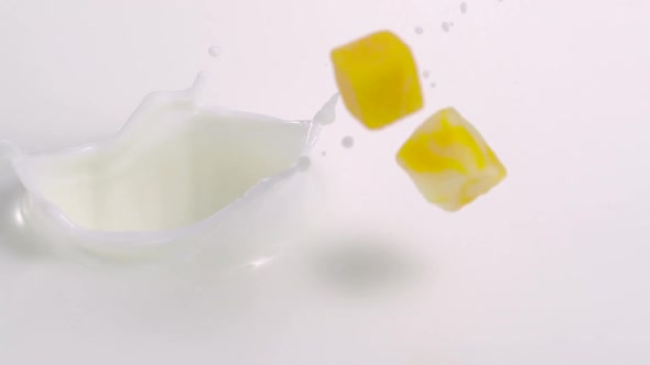 Cheese in milk, Slow Motion