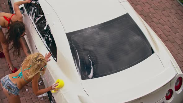 Hotties Washing Cool Car 