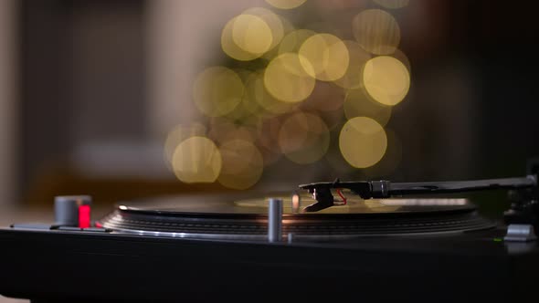Turntable with Spinning Vinyl 26