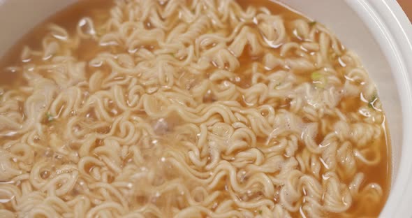 Cooking instant noodles