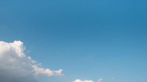 Timelapse of a blue sky alt