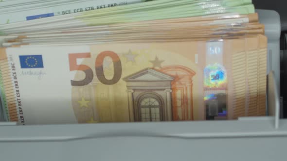 Counting Euro Banknotes an Electronic Money Counter