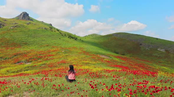 Revealing Young Girl Calmly Enjoy Nature