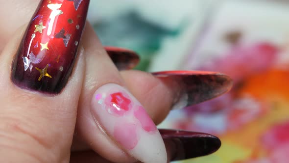 Applying a Floral Pattern to the Nail