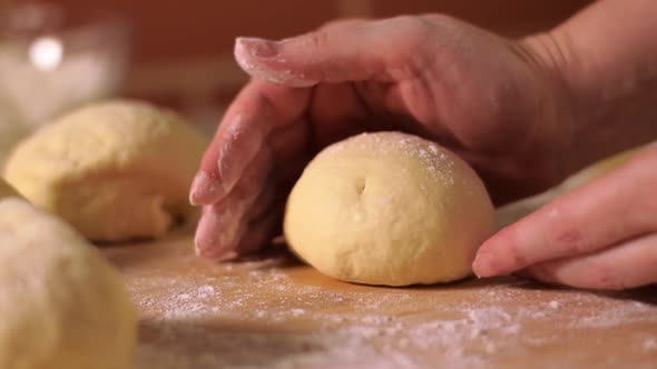 Shaping round yeast buns