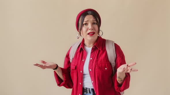 Angry annoyed stylish woman tourist clueless and confused