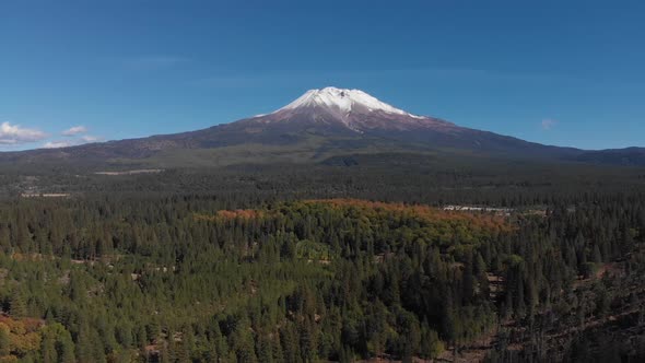 Mount Shasta, near Weed, California.  Astonishing aerial video of snowy mountain