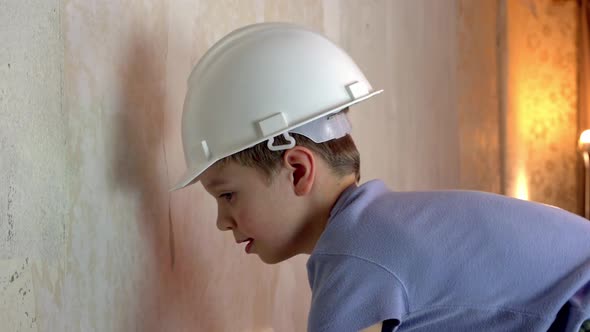 5Yearold Boy Rips Off Old Wallpaper From the Wall Helps His Dad