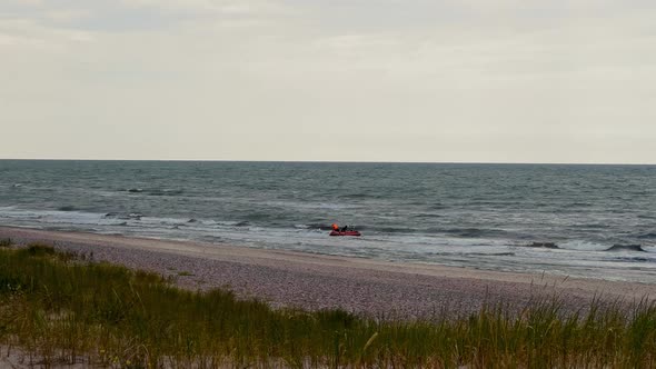 INTENSE Real Missing Drowned Body Rescue Mission with an Emergency Service Lifeguard Boats Involved