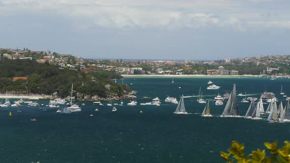 start of the world famous sydney to hobart yacht race