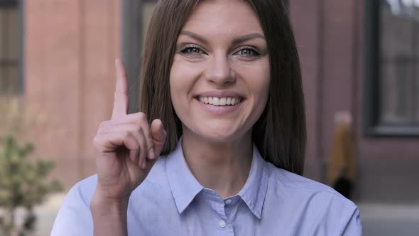 Thinking Woman Gets a New Idea, Outside Office