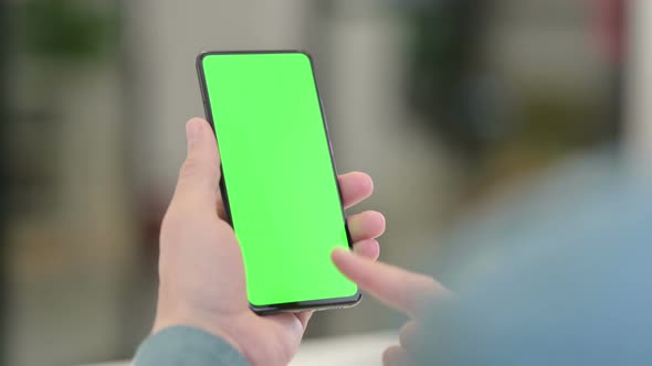 Using Smartphone with Green Chroma Screen 