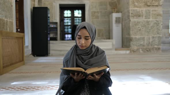 Peaceful Muslim Praying