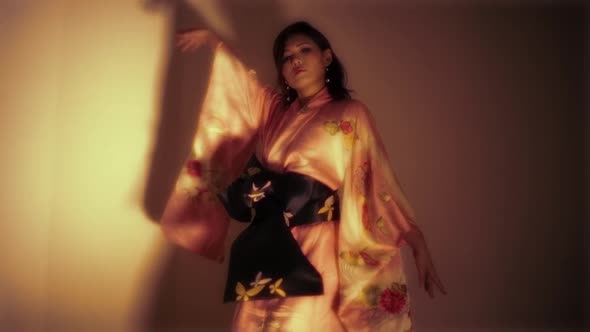 Japan Kimono Gogo Dancer Cabaret