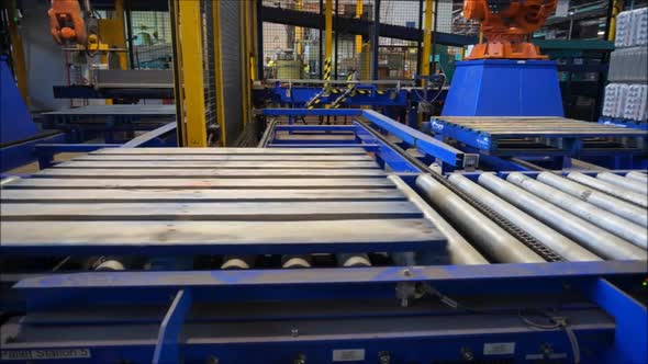 pallet conveyor and transfer system