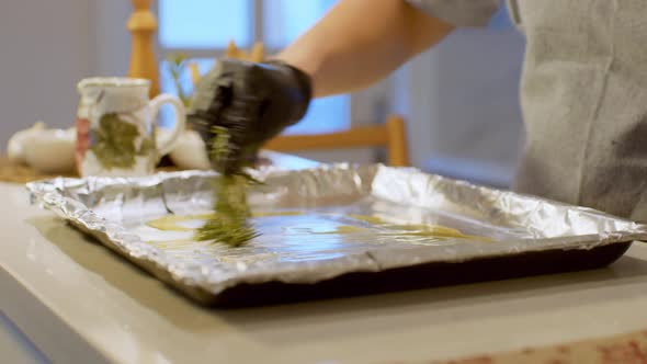 Lubrication And Greasing Of The Baking Sheet