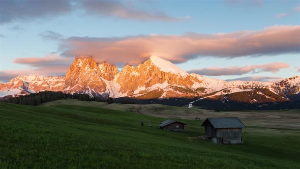 Day to Night Time Lapse of Langkofel and Pattkofel View From Seiser Alm, Dolomites, Italy