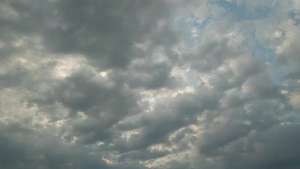 220505_Dramatic sky with storm cloud on a cloudy day time lapse.