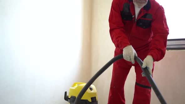 Dust Removal with Vacuum Cleaner