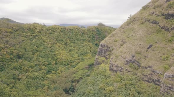 Hawaii waterfall smooth footage