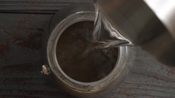 Making Coffee with Cinnamon in Moka Pot