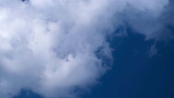 Clouds in the sky close-up. timelapse alt