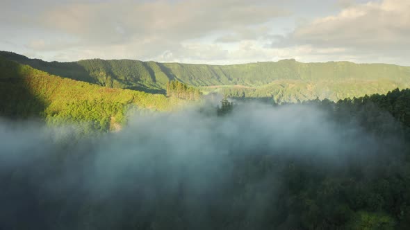 Miradouro Do Cerrado Das Freiras Viewpoint with Lagoa Das Sete Cidades