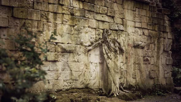 Monument To the Victims of the Revolutions alt