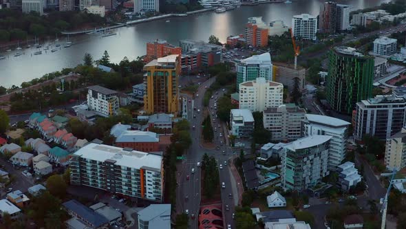 Rushing Cars On City Road Of Southern Suburbs In Kangaroo Point, Brisbane, QLD Australia. Hyperlapse