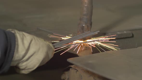 Welding steel bars