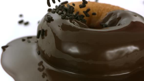 Doughnut with chocolate, Slow Motion alt