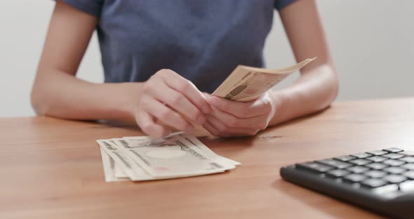 Counting japanese banknote at home