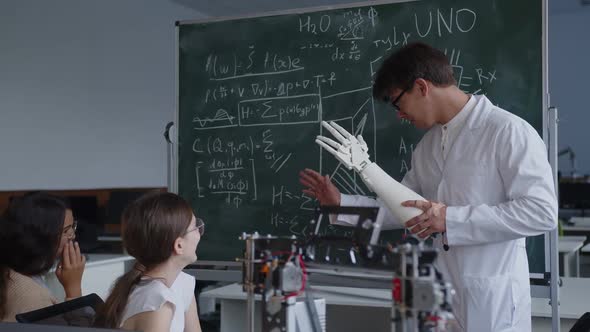 Teacher Opens His Knowledge About the 3D Printed Hand