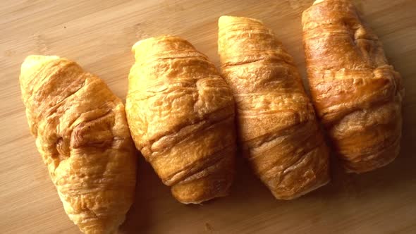 Croissant (3)