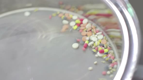 Container for Cleaning of Medical Tablets