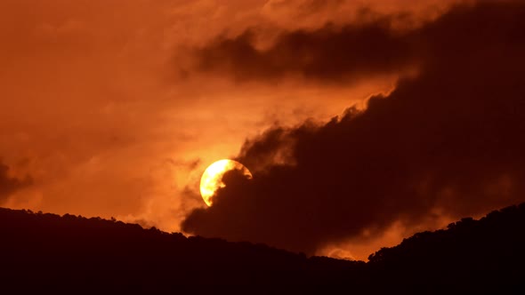 220522_Time lapse of dramatic sunset with orange sky in a sunny day.