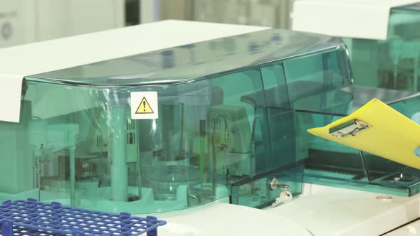 Slow-motion Shooting of a Laboratory Centrifuge