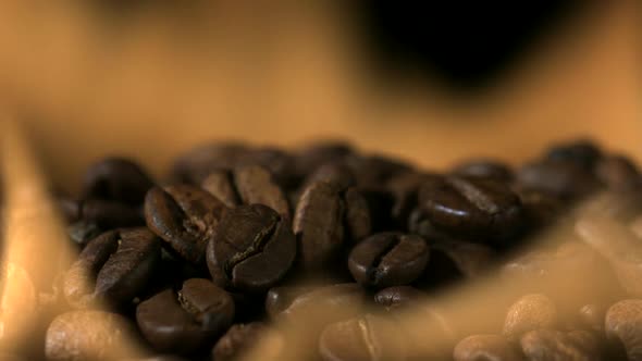 Coffee bean in fire, Slow Motion alt