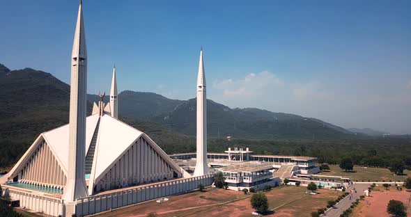 4 K Faisal Mosque Aerial alt