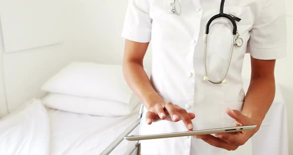 Nurse using tablet