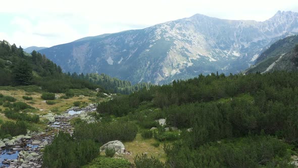 Upper Vasilashko Lake To Down Vasilashko