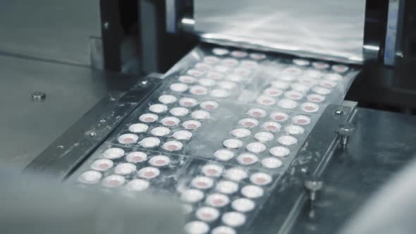 Process of packaging medicine pills restart after an malfunction of automatized machinery
