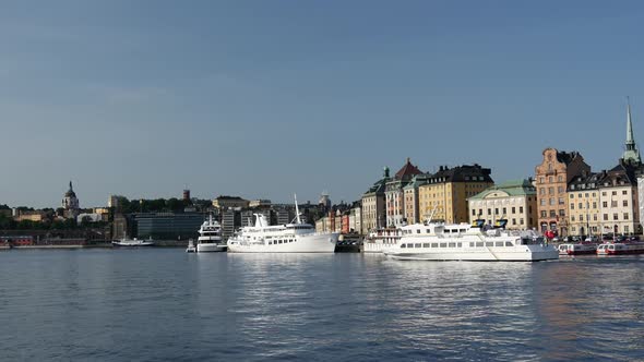 Time lapse from a ferry passing by in front of Gamla stan 