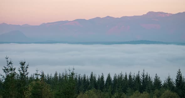 Snoqualmie Valley Washington Usa Foggy Cloud Cover Sunset Forest Mountain View Timelapse