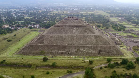 AERIAL: Teotihuacan, Mexico, Pyramids (Flying Around)